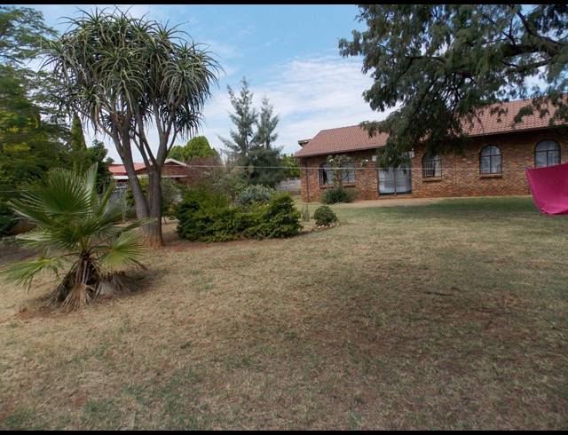 3 BEDROOM HOUSE SOLD IN THE ORCHARDS